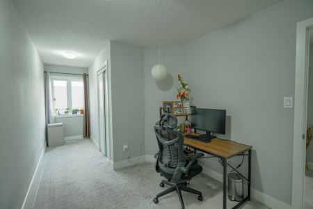 For Lease - 2070 Meadowgate Boulevard Unit# 104, London South, Ontario - Photo 5