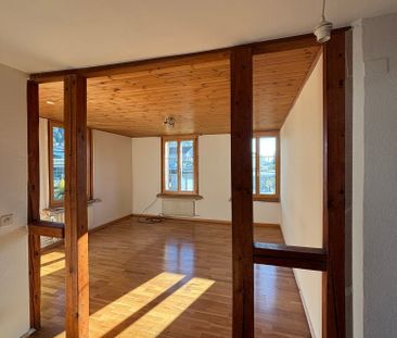 Charmante 3.5-Zimmer-Wohnung mit grossem Balkon in ruhiger Lage - Foto 1