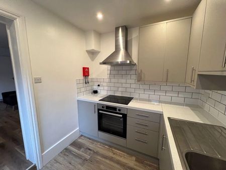4 bedroom terraced house to rent - Photo 2