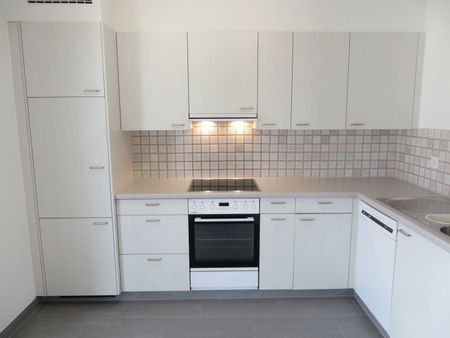 "Schöne, helle 4½-Zimmer-Wohnung in Wangen bei Olten zu vermieten:" - Photo 2