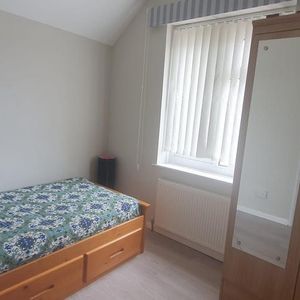 1 bedroom semi-detached house to rent - Photo 2