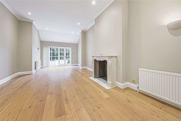 3 bedroom duplex garden apartment, set in the heart of Hampstead. - Photo 1
