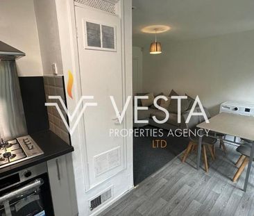 4 bedroom semi-detached house to rent - Photo 4