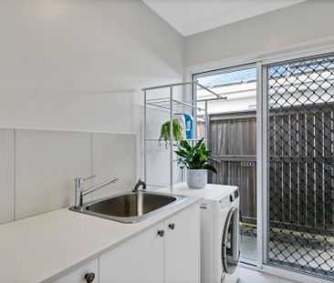 Near New Family Home in Award Winning Estate! - Photo 5