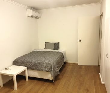 4-bedroom shared unit / apartment, Winifred St - Photo 3