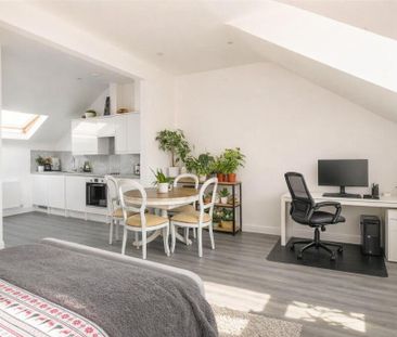 Studio to rent - Photo 1