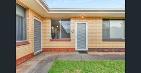 Easy-Care Unit Offering an Exceptional Lifestyle! - Photo 2