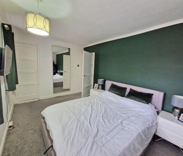 2 Bedroom End Terrace To Let - Photo 6