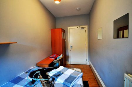 4 bedroom flat to rent - Photo 5