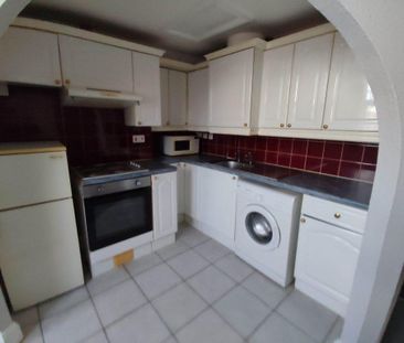 2 bedroom flat to rent - Photo 6