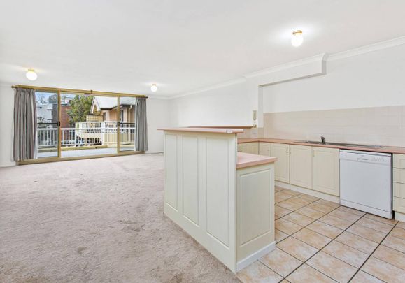 Seaside Manor - just a stones throw to Surf Beach! - Photo 1
