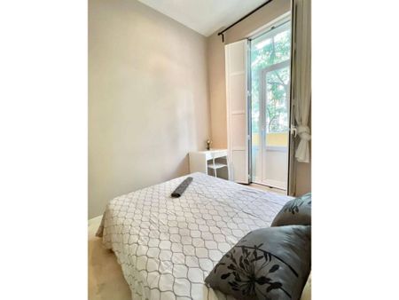 3 room luxury Flat for rent in Valencia - Photo 4