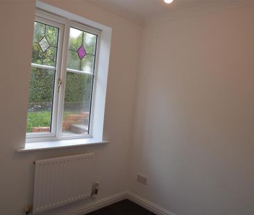 4 bedroom detached house to rent - Photo 4