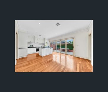 Stylish Inner-Urban Living with Premium Finishes!!! - Photo 4