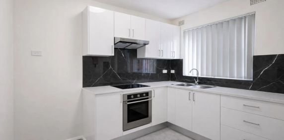 Comfortable Apartment Living in a Boutique Croydon Complex - Photo 2