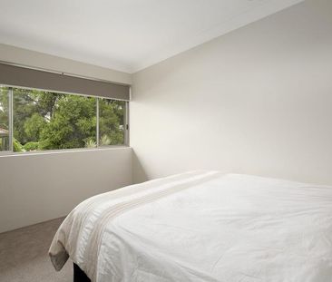 Stylish Renovated Unit in Prime Sherwood Location - Photo 1