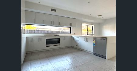 Spacious, Stylish & Impressive! - Photo 4