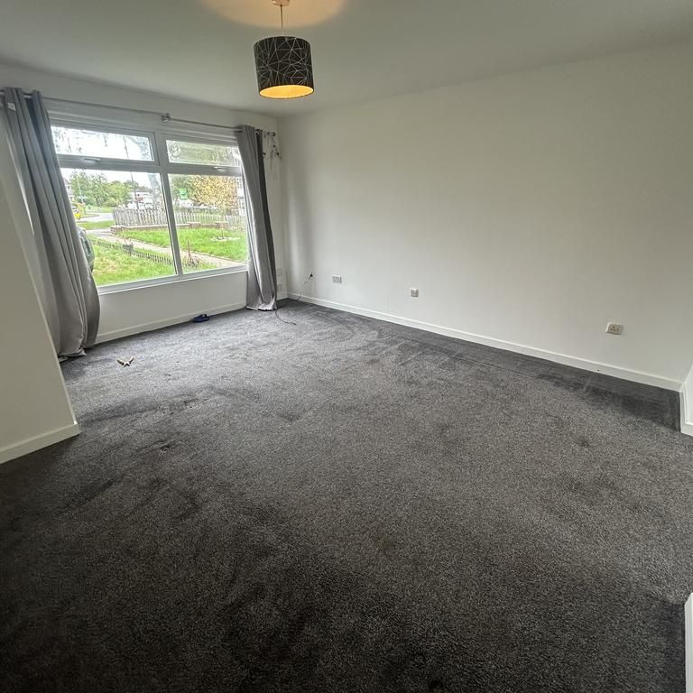 3 bedroom end of terrace house to rent - Photo 1