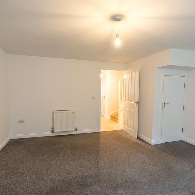 3 bedroom semi-detached house to rent - Photo 1