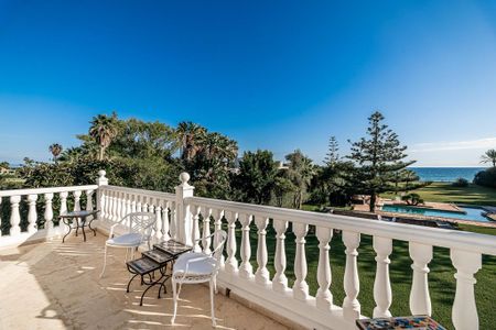 5 bedroom luxury Villa for rent in San Pedro de Alcántara, Spain - Photo 4