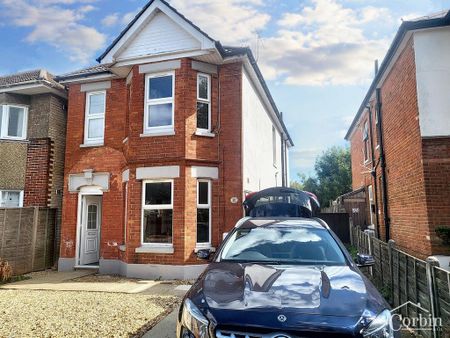 4 bedroom detached house to rent - Photo 4