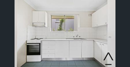 Sunny, Light and Bright 2 Bedroom Apartment - Photo 4