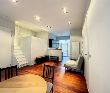 Quartier Schuman!Magnifique Duplex Semi-meublé 2 chambres piscine- ... - Photo 4
