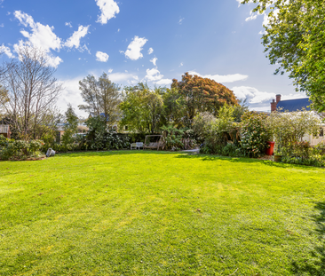 Character Home in the Heart of Cust - Photo 2