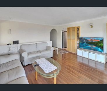 Perfect for 1 Adult – Rooming Accommodation - Photo 1