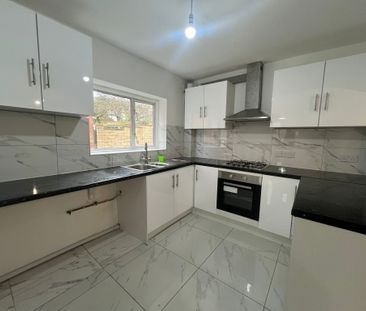 Moor Lane, Harmondsworth, West Drayton, UB7 0AR - Photo 4