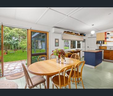 Charming Cottage - Ideally Positioned - Photo 2