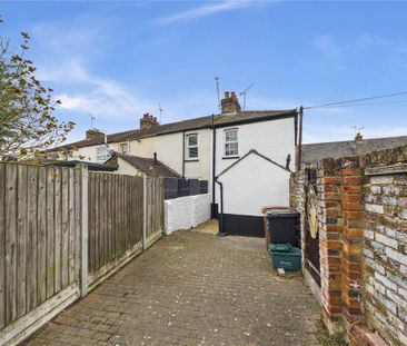 2 bedroom end of terrace house to rent - Photo 5