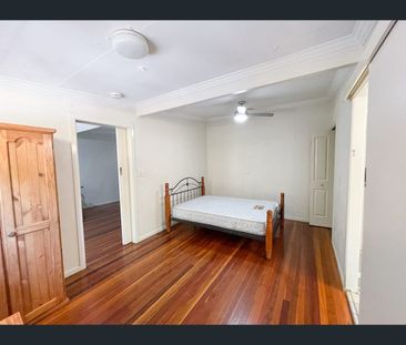 12 School St, Kelvin Grove, Qld 4059 - Photo 2