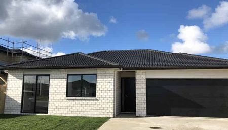 4 Bedroom 2 bathroom house in Takanini - Photo 5