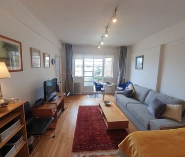 Studio Flat, Broadwalk Court, W8 - Photo 1