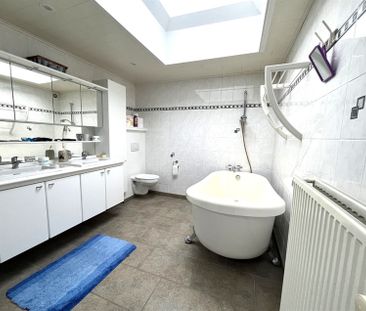 Ruim en degelijk 2 slaapkamerappartement met mooi zonnig terras, ru... - Photo 6