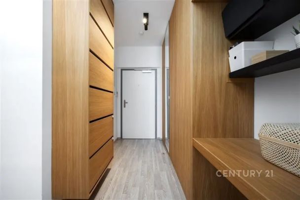 Slunný 2+kk s balkonem v Rezidenci Zelené město – garážové stání v ceně! - Photo 1