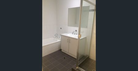 LARGE HOME WITH GORGEOUS VALLEY VIEWS - SET HIGH TO CATCH THE BREEZE - AIR CONDITIONER & FANS - Photo 5