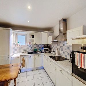 APPARTEMENT 2 PIECES MEUBLE - FAUBOURG DE PIERRE - Photo 2