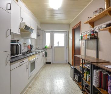 Instapklare rijwoning met 3 slaapkamers, koer en garage - Photo 4