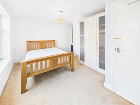 3 bedroom apartment to rent - Photo 5