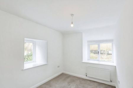 4 bedroom detached house to rent - Photo 5