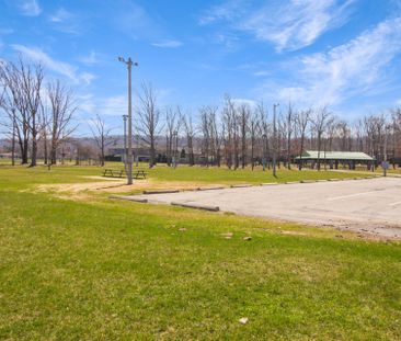 For Lease - 2 Mockingbird Lane, Hamilton, Ontario - Photo 2