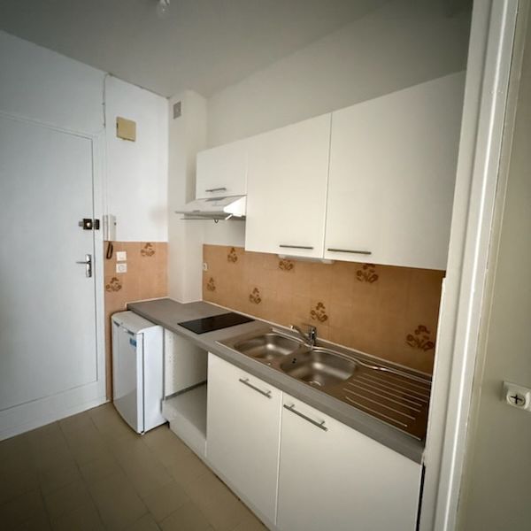 Studio de 31,09 m2, quartier Villebourbon - Photo 1