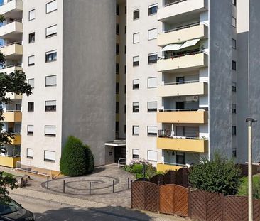 Helle 3,5-Zimmer-Komfortwohnung mit Balkon, Weitblick und Pkw-Stell... - Foto 3