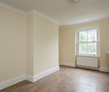4 bedroom terraced house to rent - Photo 2