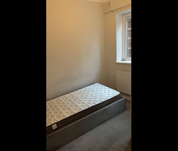 Room in a Shared House, Kirkdale Corner, SE26 - Photo 2