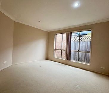 Charming Family Home for Lease in Collingwood Park - Photo 4