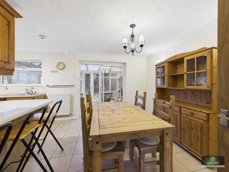 3 bedroom semi-detached house to rent - Photo 3