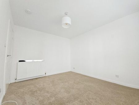 1 bedroom ground floor flat to rent - Photo 3
